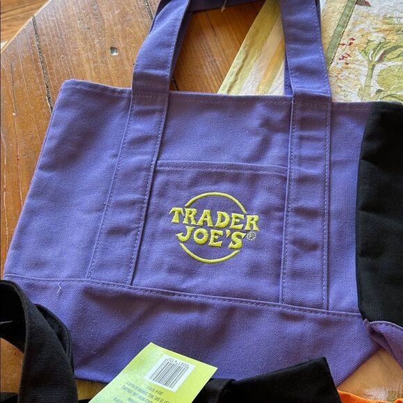 NWT Trader Joe's Reusable Halloween Trick or Treat Mini Canvas Tote Bags Set 4 - Picture 7 of 8